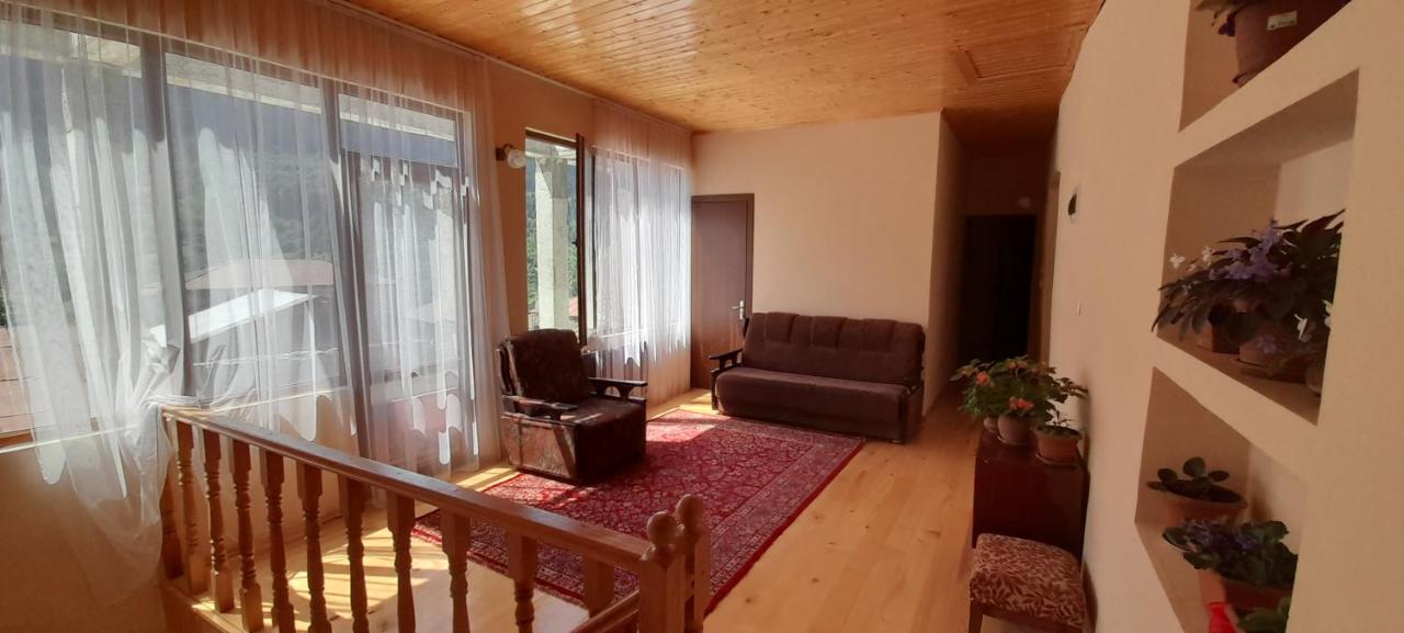 Guest House Lekhtagi Mestia Exterior photo