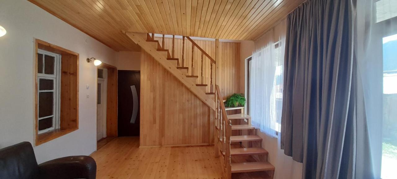 Guest House Lekhtagi Mestia Exterior photo
